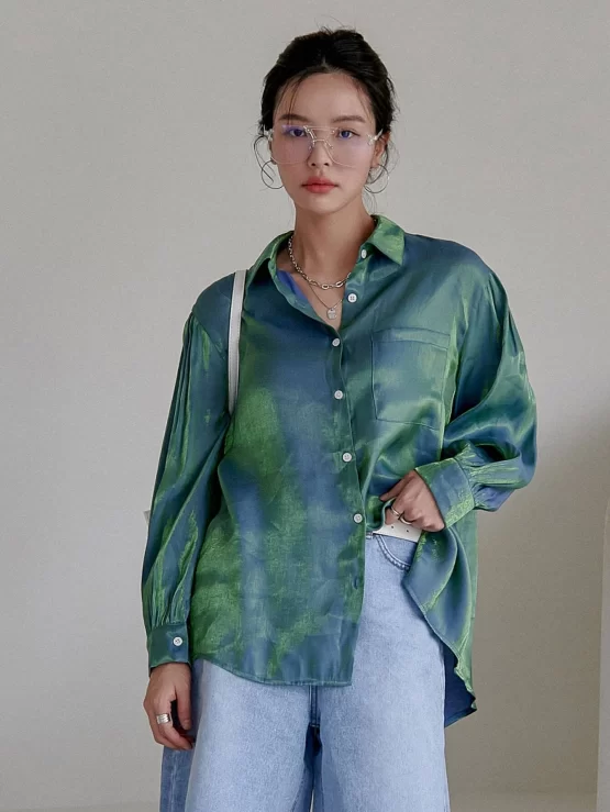 DAZY Bishop Sleeve Holographic Hem Shirt