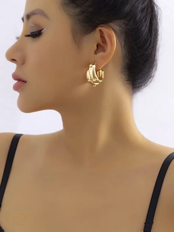 Faux Pearls Fashionable Hoop Decor Earrings