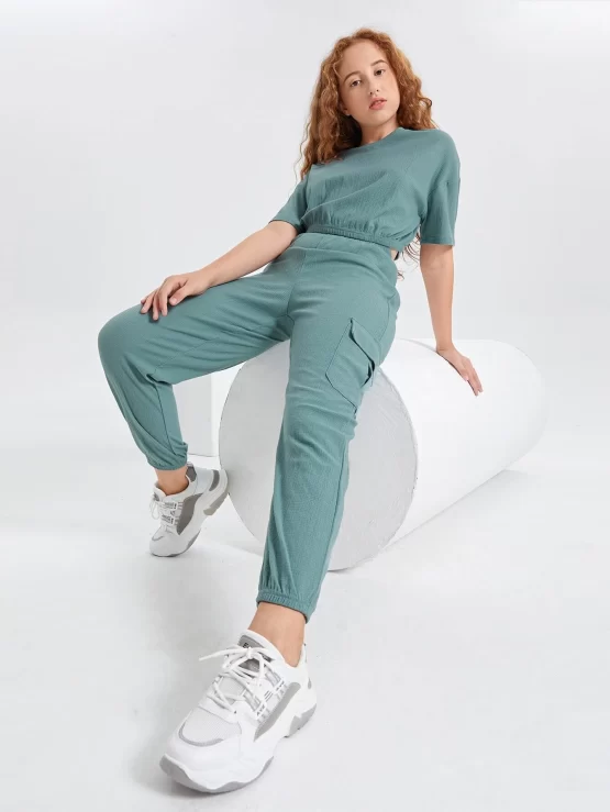Teen Girls Drop Shoulder Solid Crop Top & Flap Pocket Pants Set