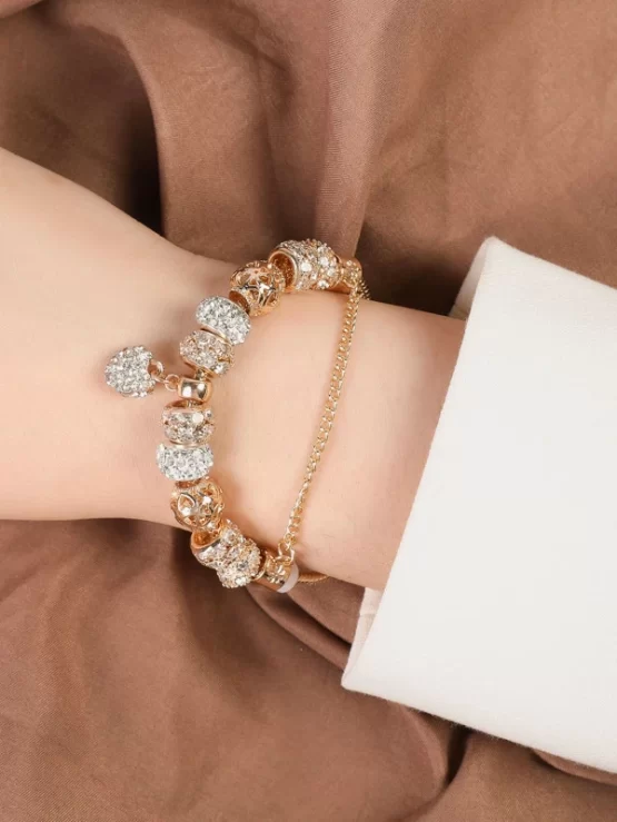 Fashionable Link Heart Charm Bracelet - Image 2