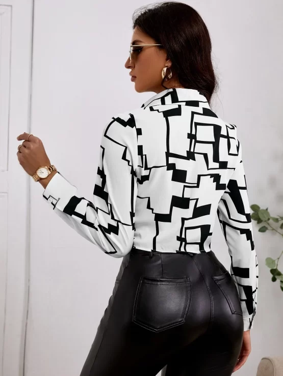 Geometric Collar Print Tie Front Crop Top - Image 2