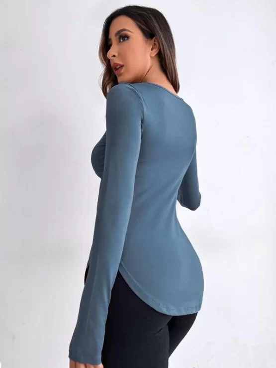 Thumb Holes Cut Out Curved Hem Sports Tee - Image 5