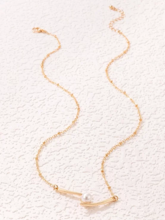 Fashionable Faux Pearls Pendant Necklace - Image 3