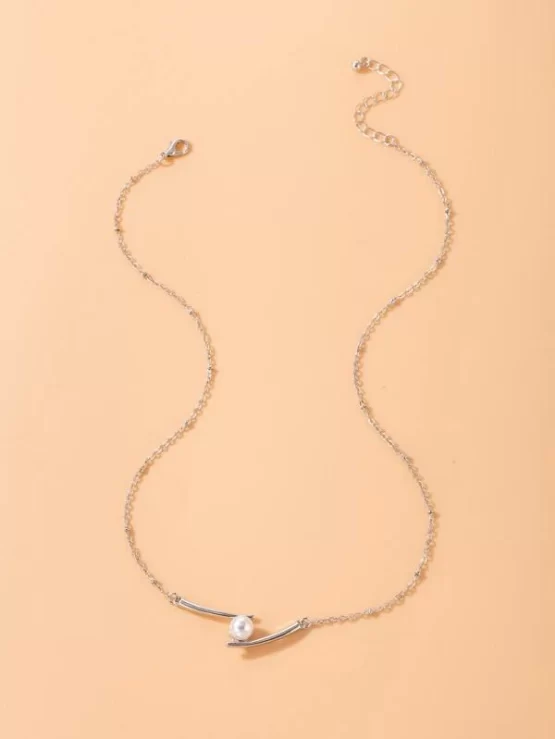 Fashionable Faux Pearls Pendant Necklace - Image 4