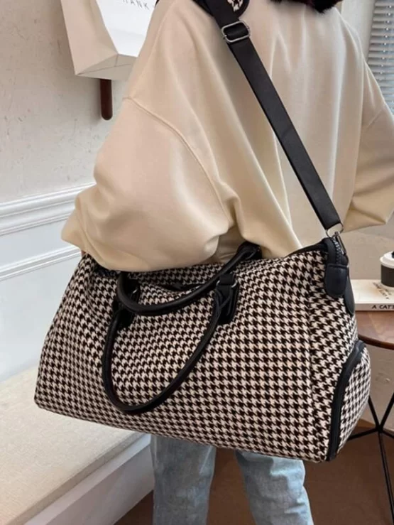 Houndstooth Pattern Duffel Double Handle Bag - Image 2