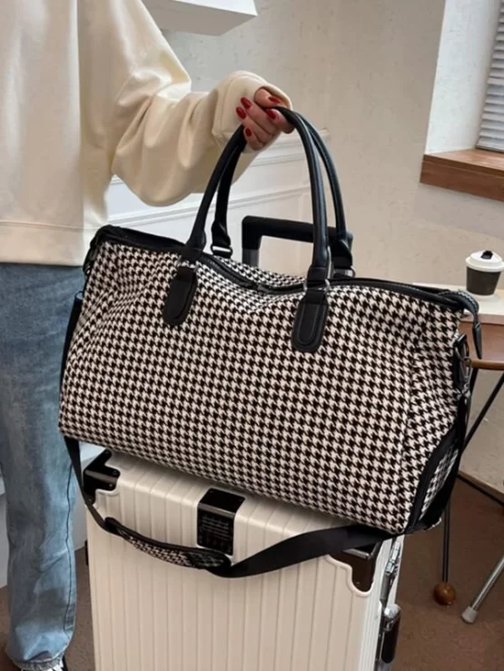 Houndstooth Pattern Duffel Double Handle Bag - Image 3