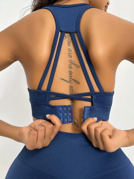 Seamless Cut Out Scrunch Butt Sports Set - Image 3