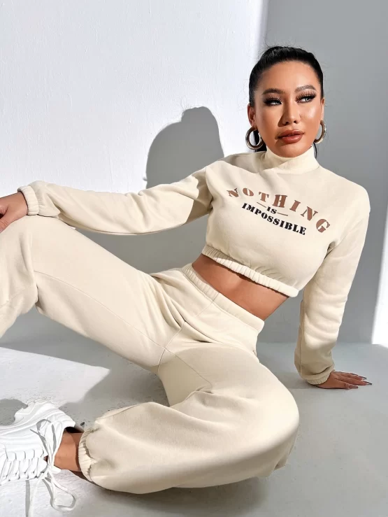 Letter Graphic Mock Neck Crop Top & Sweatpants