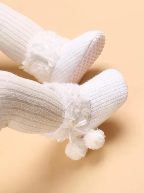 Baby Girls Minimalist Pom Pom Decor Boots