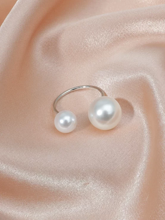 Fashionable Single Faux Pearls Decor Ring - Image 2