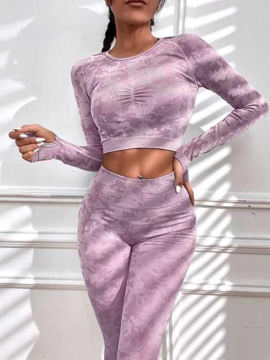 Absorbs Sweat Seamless Allover Print Ruched Raglan Sleeve Sports Set - Image 2