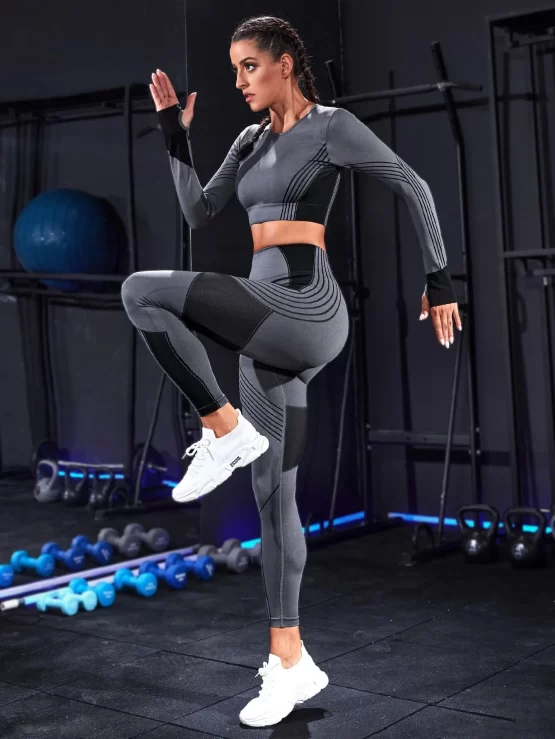 Seamless Striped Color Block Sports Set - Image 3