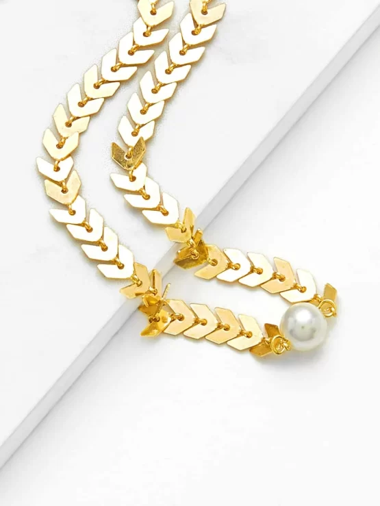 Fashionable Arrow Chain Choker With Faux Pearls - Image 2