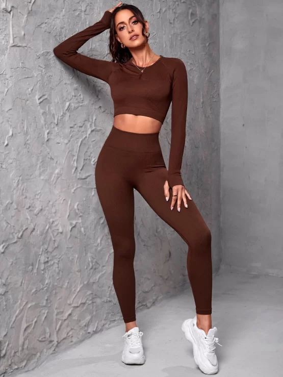 Seamless Raglan Sleeve Sports Tee With Thumb Holes & Sports Leggings - Image 2