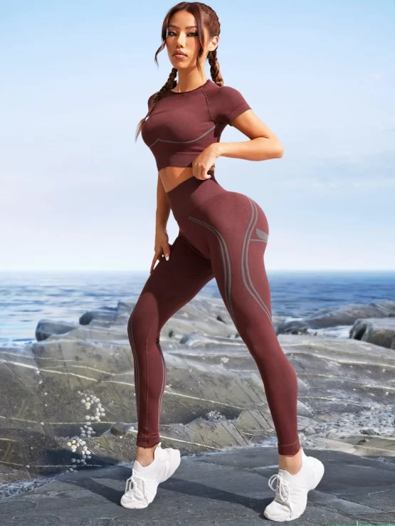 Seamless High Stretch Sports Tee With Tummy Control Leggings - Image 2