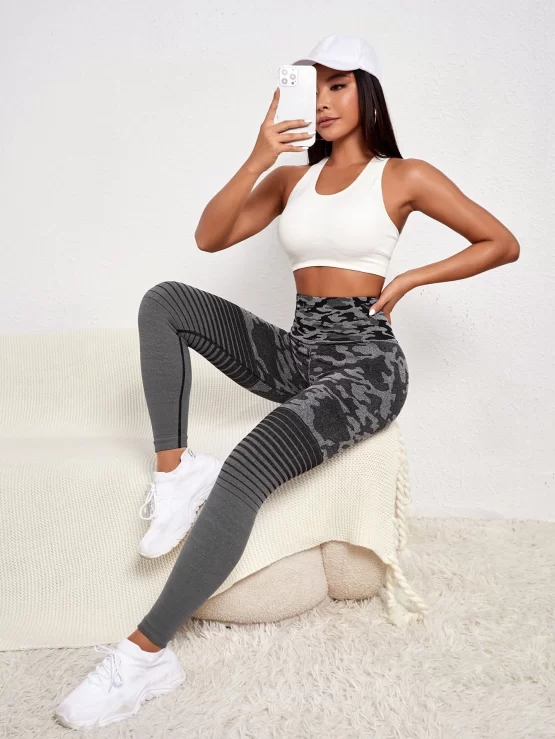 Seamless Camo Print Tummy Control Sports Leggings - Image 3