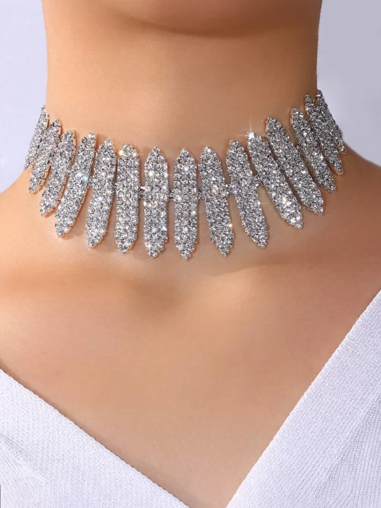 Glamorous Glass Rhinestone Decor Choker