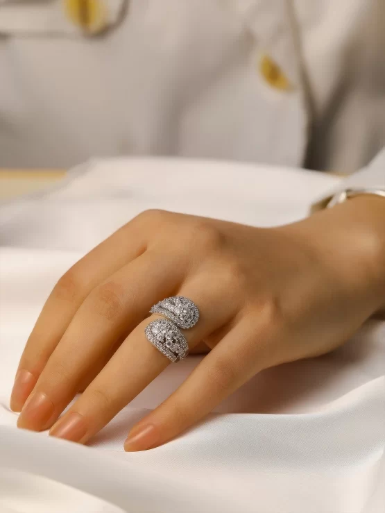 Rhinestone Glamorous Wrap Decor Ring