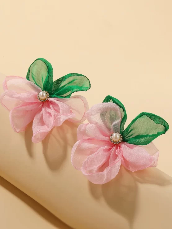 Rhinestone Detail Flowers Stud Earrings - Image 2