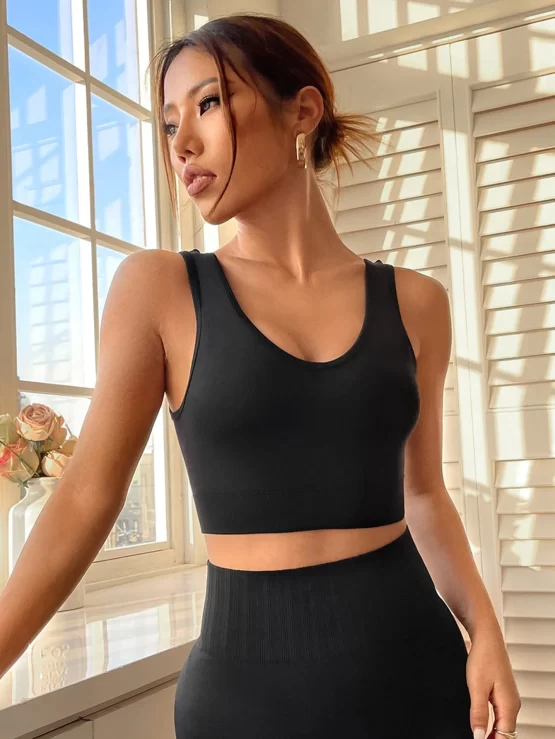 Medium Support Contrast Fishnet Sports Bra - Image 2
