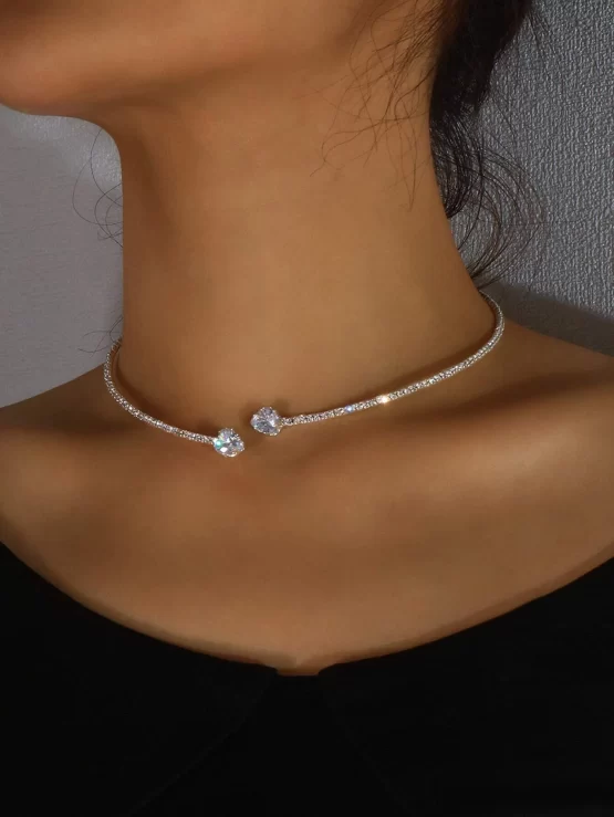 Rhinestone Glamorous Heart Cuff Decor Choker