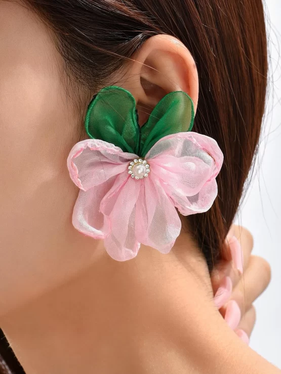 Rhinestone Detail Flowers Stud Earrings