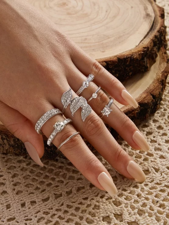 Seven Pieces Glamorous Rhinestone Leaf Decor Ring