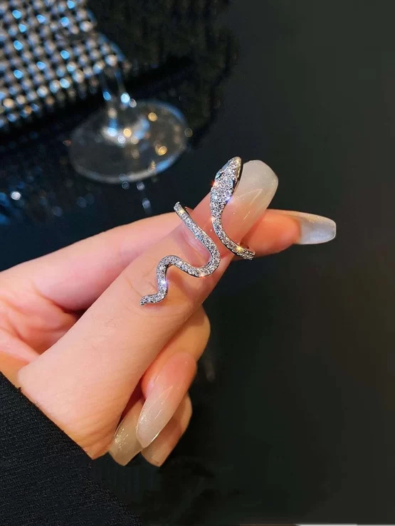 Rhinestone Fashionable Snake Cuff Design Ring