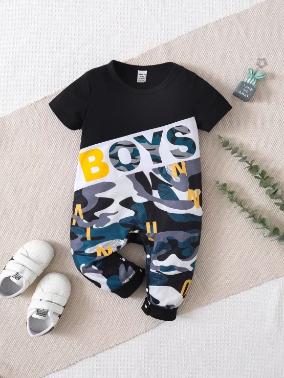 Baby Button Letter & Camo Print Jumpsuit
