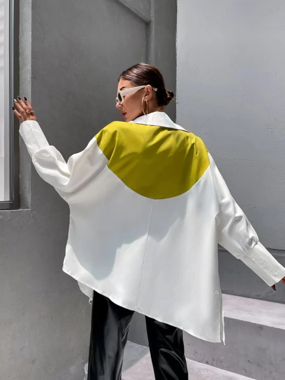 Color Block Batwing Sleeve Oversized Hem Shirt - Image 3