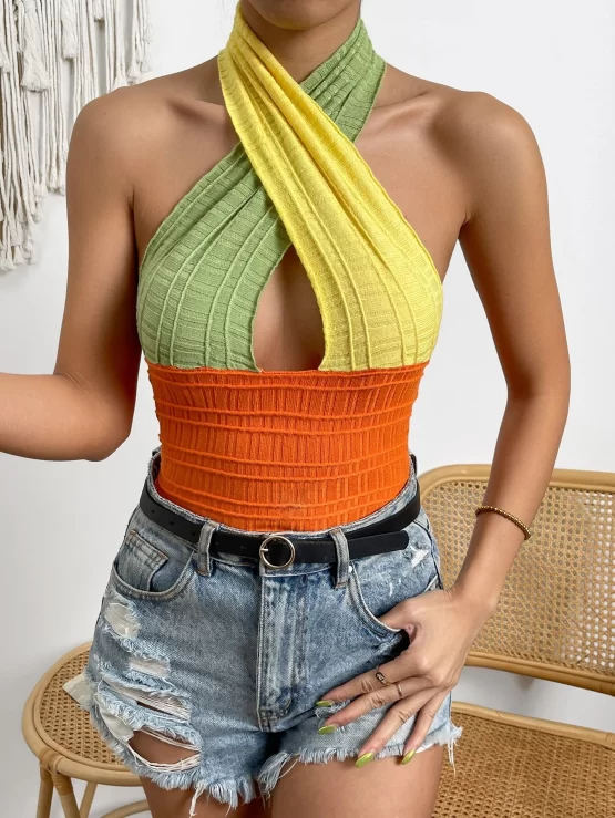 Two Tone Cross Wrap Backless Halterneck Knit Crop Top - Image 3