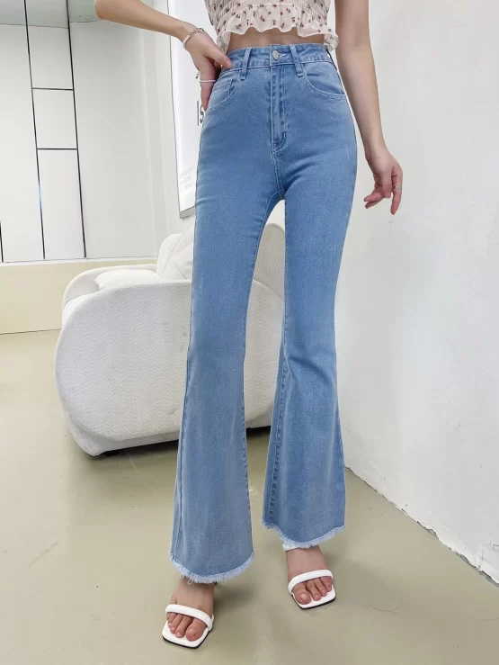 DAZY Raw Trim Zipper Fly Flare Leg Jeans - Image 3