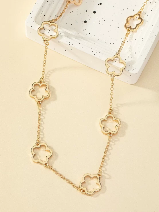 Fashionable Yellow Gold Flower Decor Necklace - Image 3