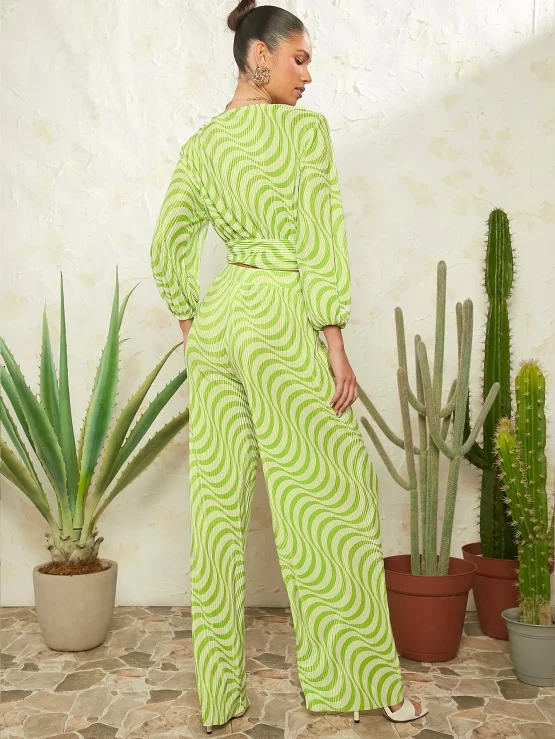 All Over Print Lantern Sleeve Knot Hem Crop Top & Wide Leg Pants - Image 3