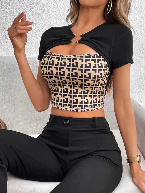 Graphic Print Cut Out Ring Front Crop Tee - Image 3
